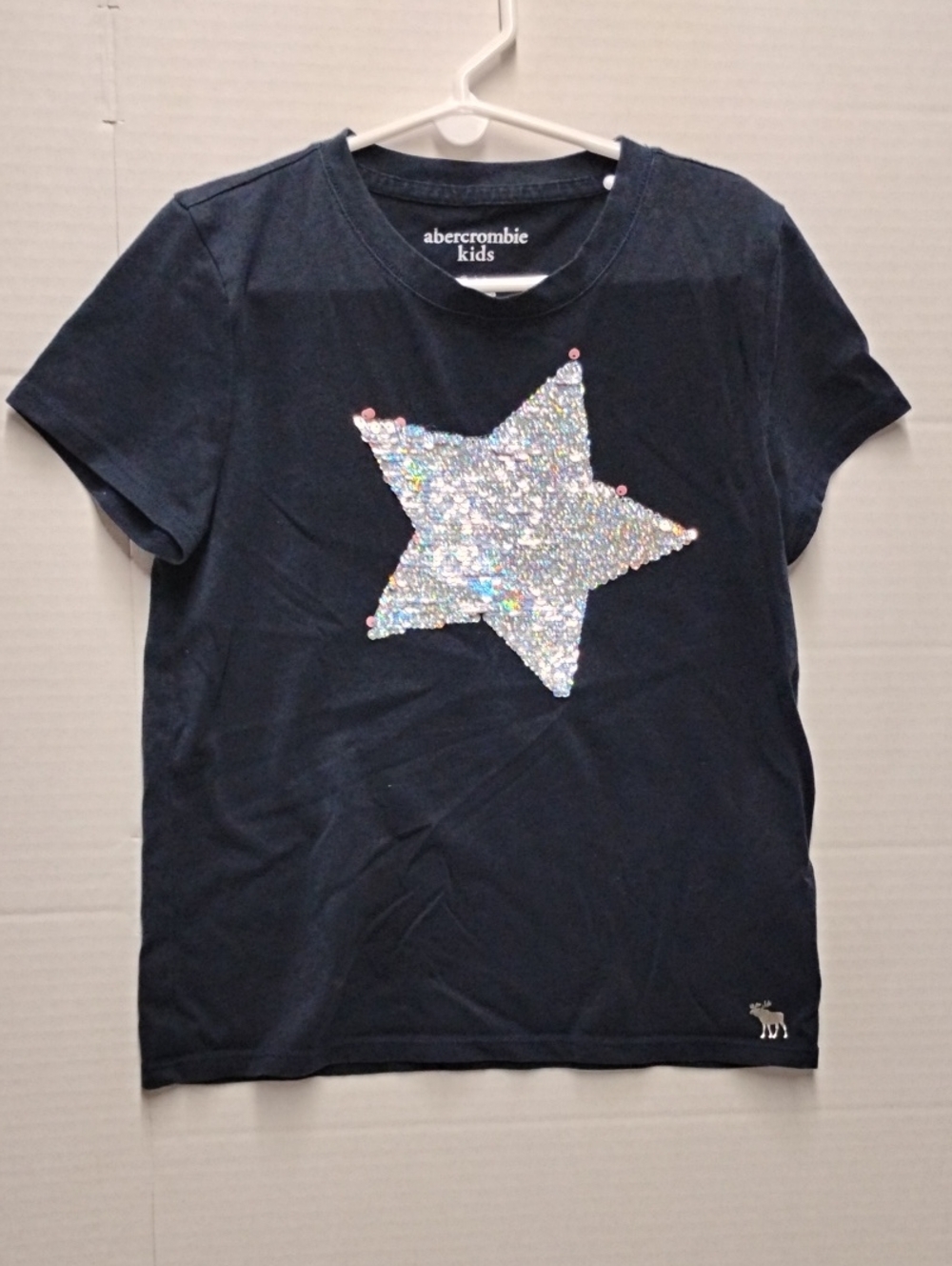 abercrombie kids navy tee with iridescent sequin star Size 7/8